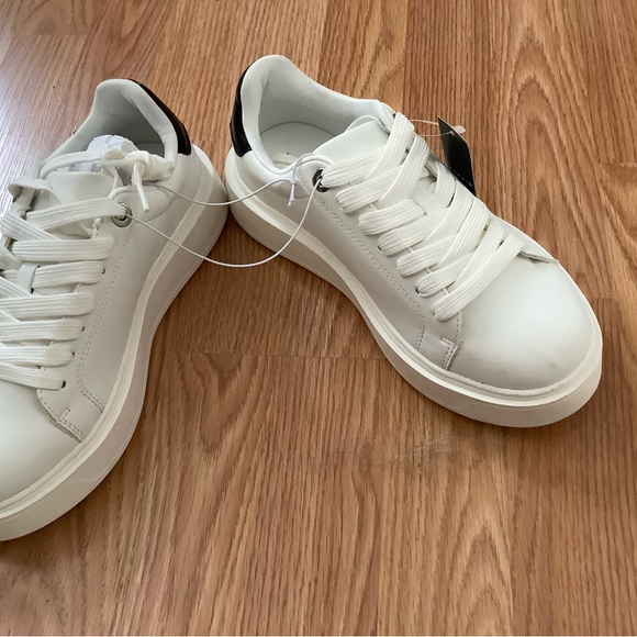 Torrid White Platform Sneakers , NWT, - Picture 8 of 8